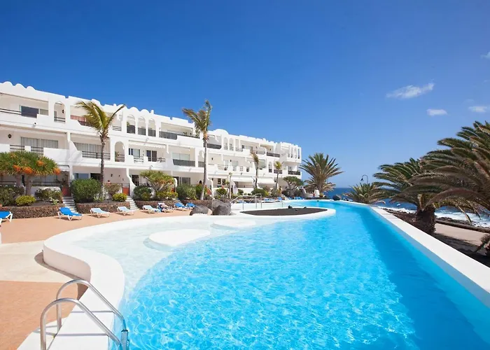 Ana Iris Playa De Jablillo Costa Teguise